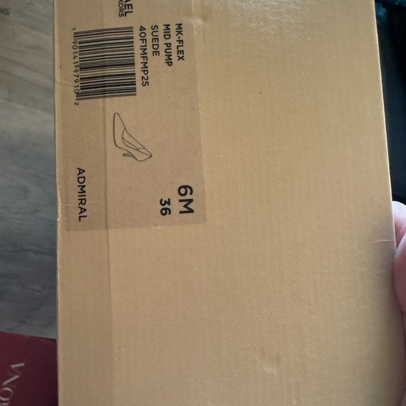 NEW - Picture 4 of 4